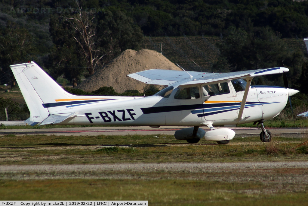 F-BXZF, Reims F172M Skyhawk Skyhawk C/N 1268, Parked