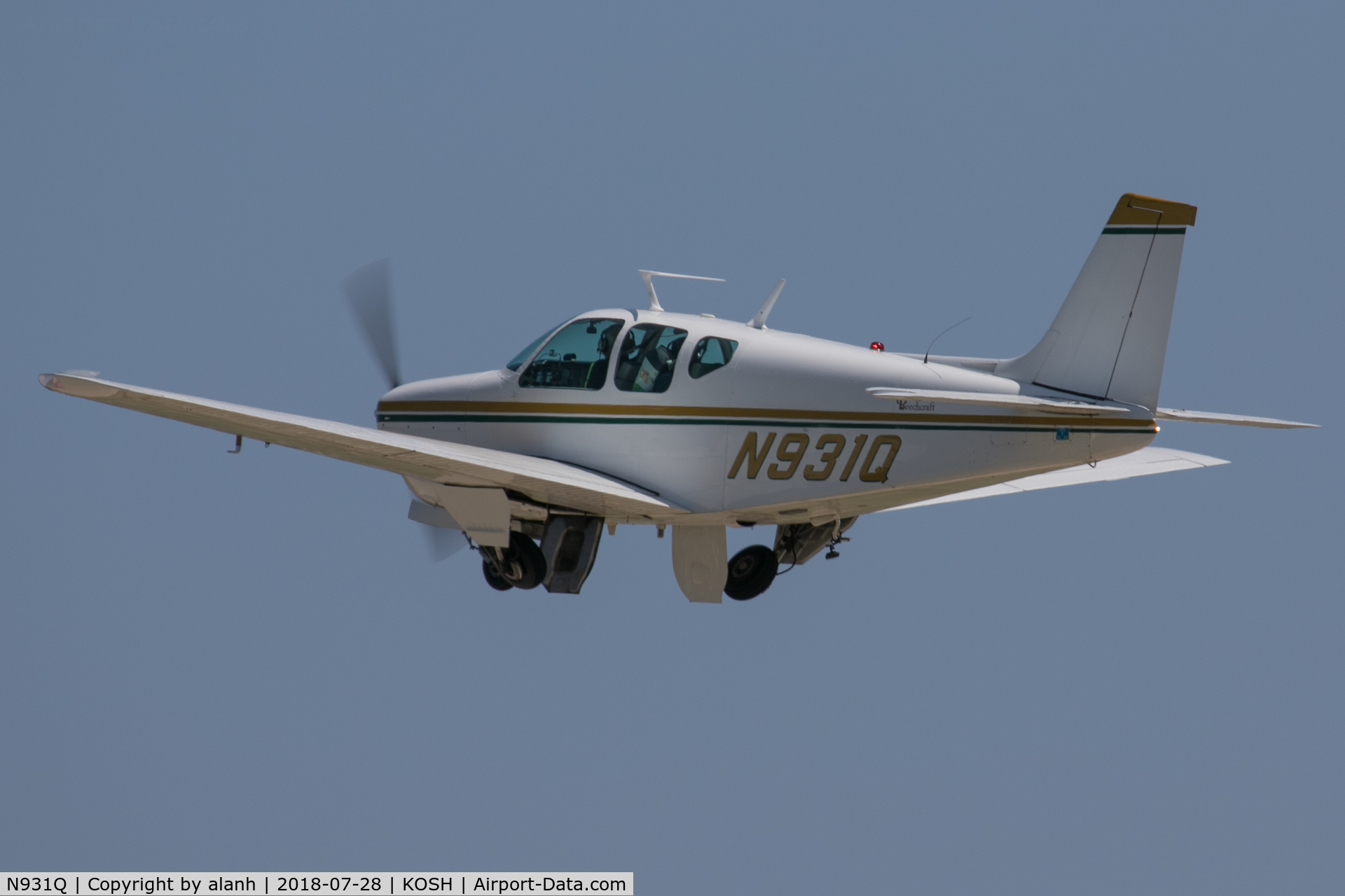 N931Q, 1961 Beech 35-B33 Debonair C/N CD-389, Departing AirVenture 2018