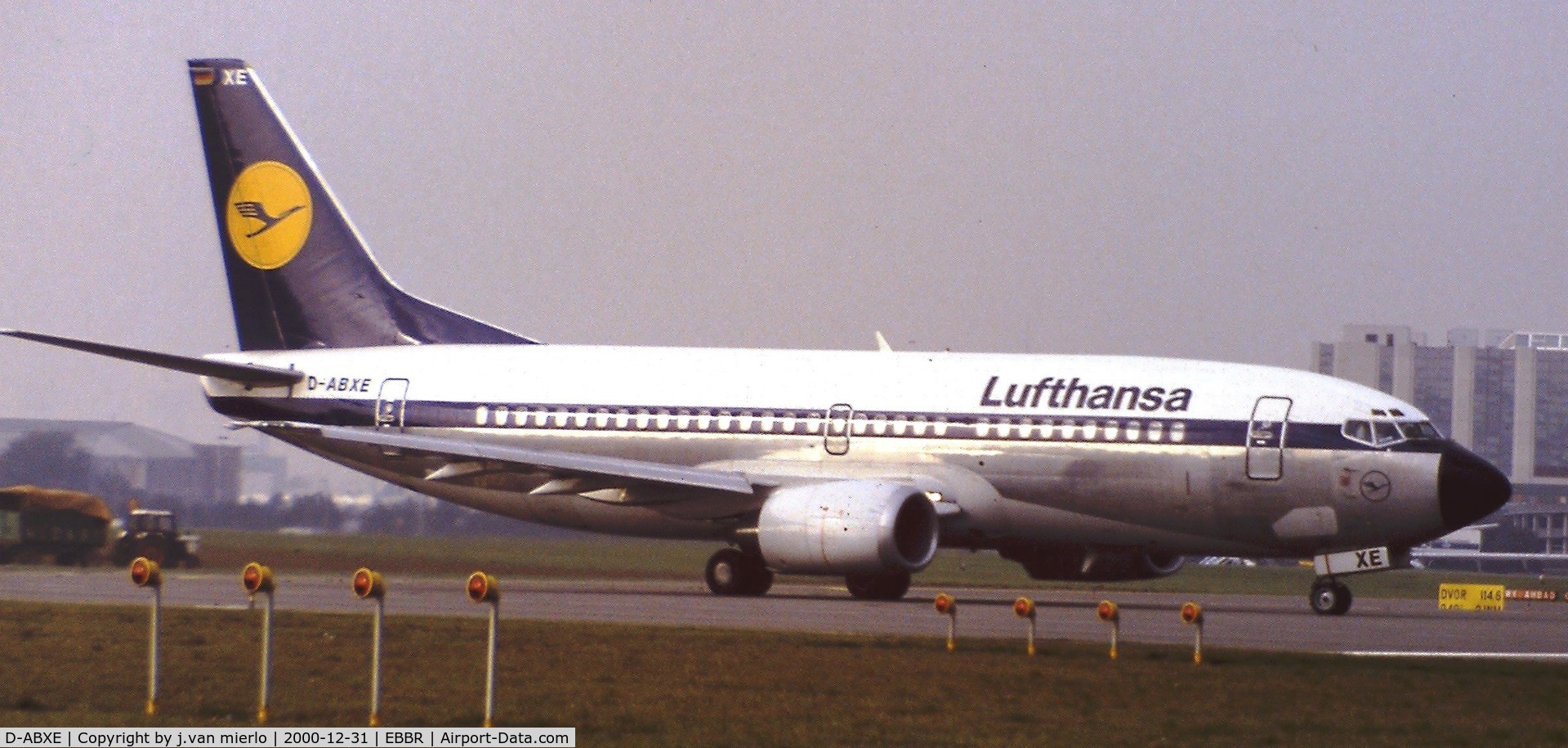 D-ABXE, 1986 Boeing 737-330 C/N 23526, Awaiting T/O-clearance 02 Brussels '80s