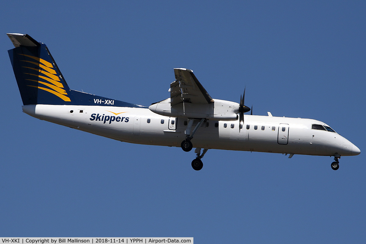 VH-XKI, 2002 De Havilland Canada DHC-8-315 Dash 8 C/N 587, finals to 21