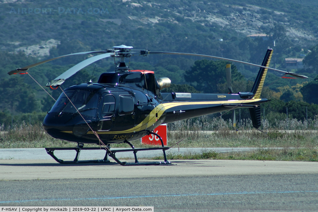 F-HSAV, 2017 Airbus Helicopters AS-350B-3 Ecureuil C/N 8427, Parked