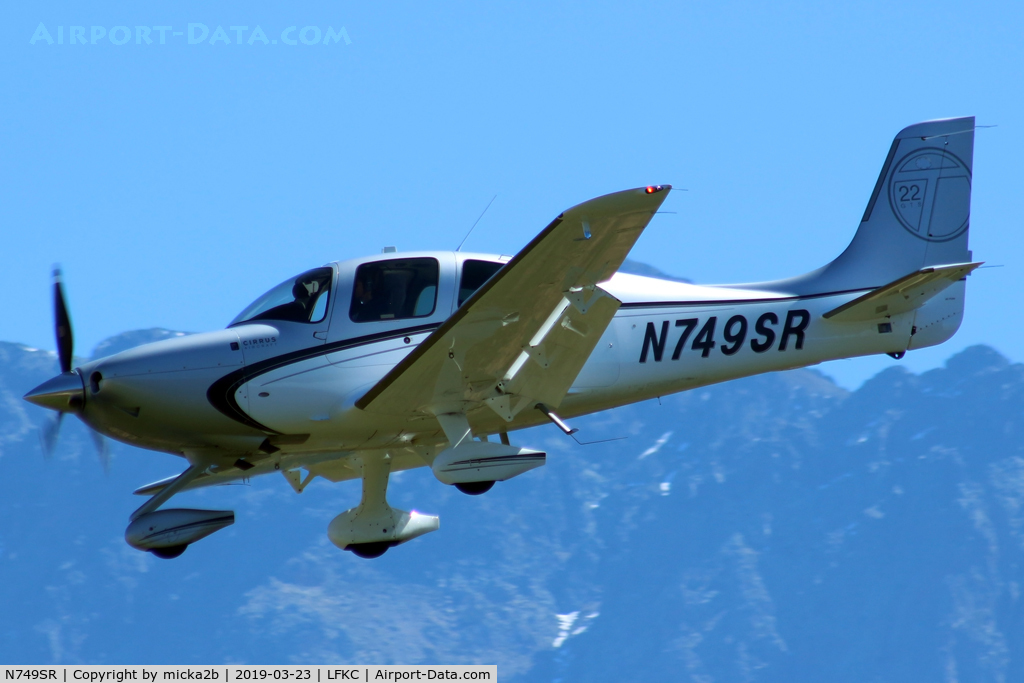 N749SR, 2013 Cirrus SR-22T C/N 0642, Landing