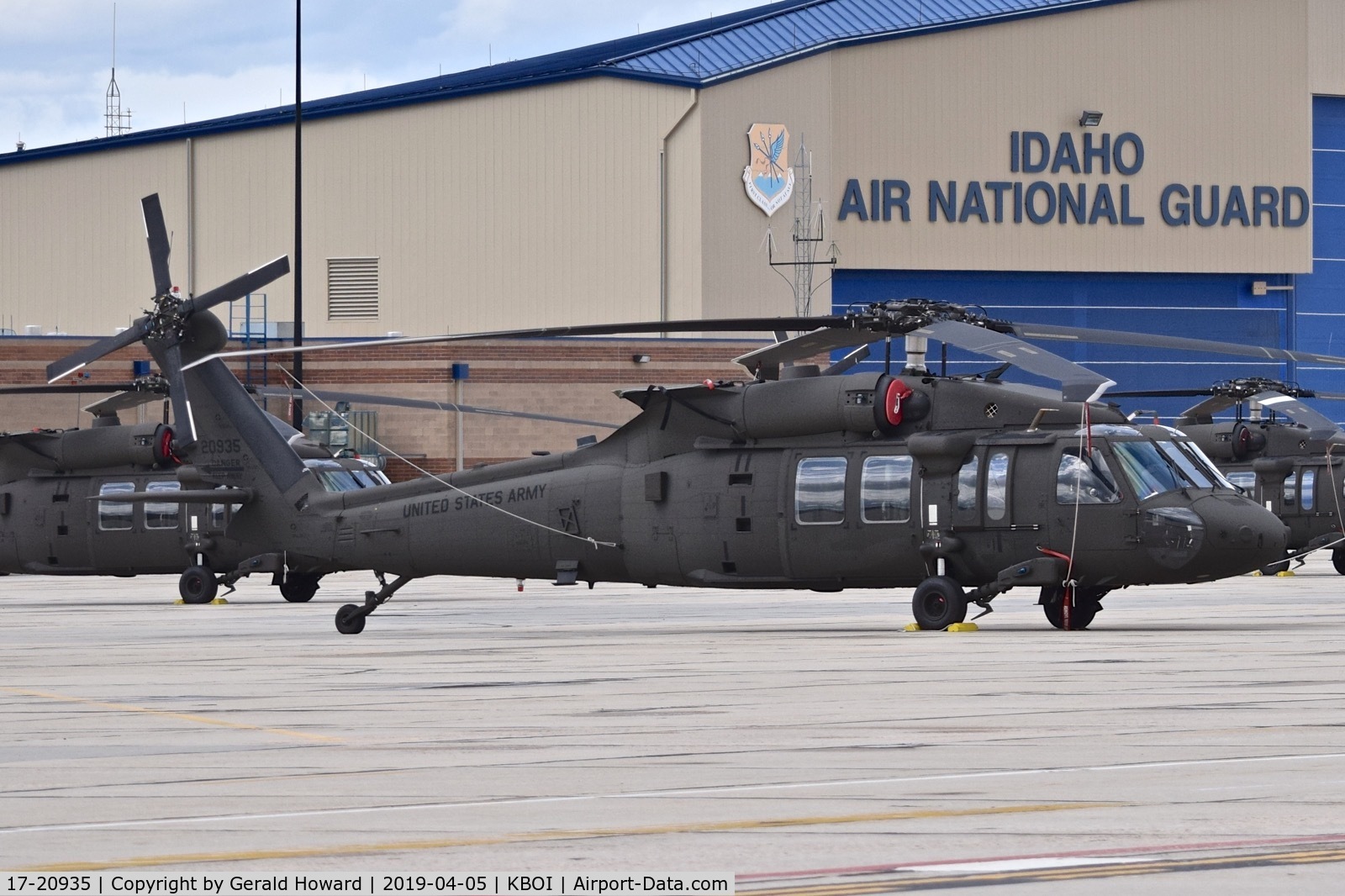 17-20935, 2017 Sikorsky UH-60M Black Hawk C/N unknown, Parked on the Idaho ANG ramp.