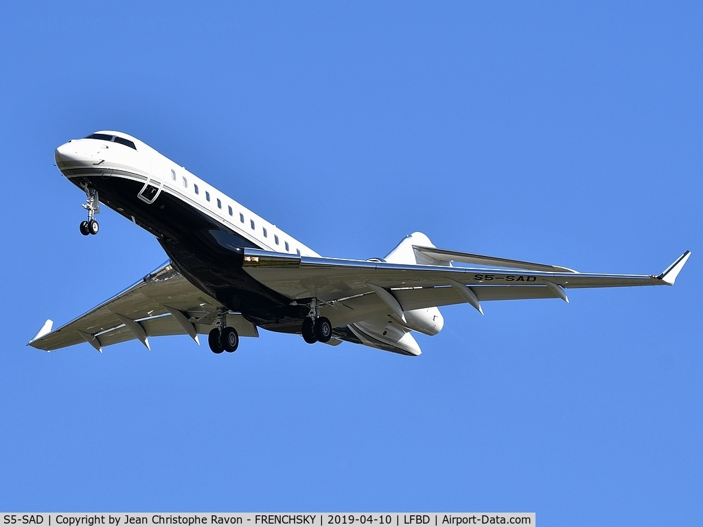 S5-SAD, 2013 Bombardier BD-700-1A10 Global 6000 C/N 9553, Elitavia landing runway 23