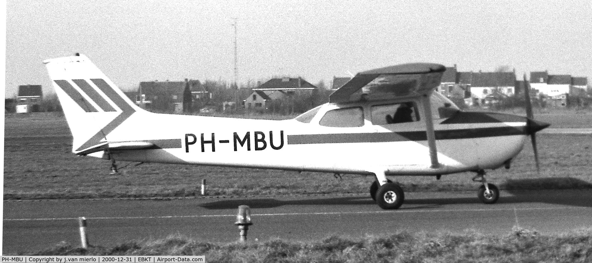 PH-MBU, Reims F172N Skyhawk C/N 1785, Kortrijk, Wevelgem, Belgium