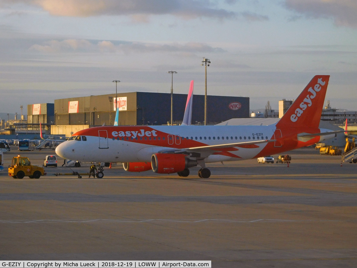 G-EZIY, 2005 Airbus A319-111 C/N 2636, The last evening light of the year