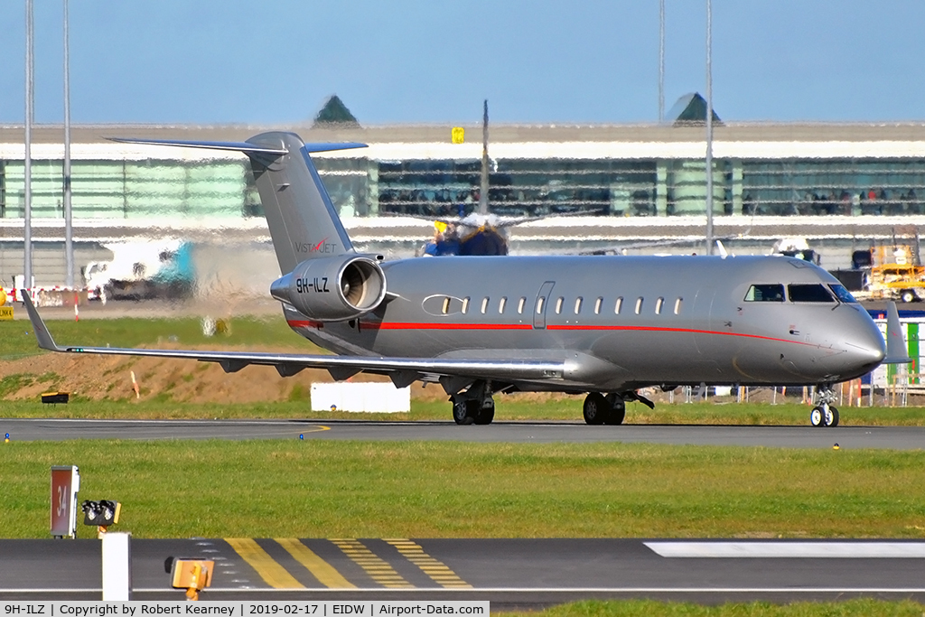 9H-ILZ, 2010 Bombardier Challenger 850 (CL-600-2B19) C/N 8086, Approaching the holding point for R/W 28