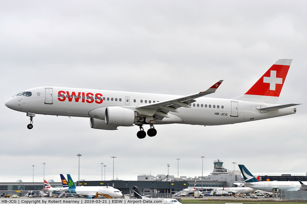 HB-JCG, 2017 Bombardier CSeries CS300 (BD-500-1A11) C/N 55020, Short finals R/W 28