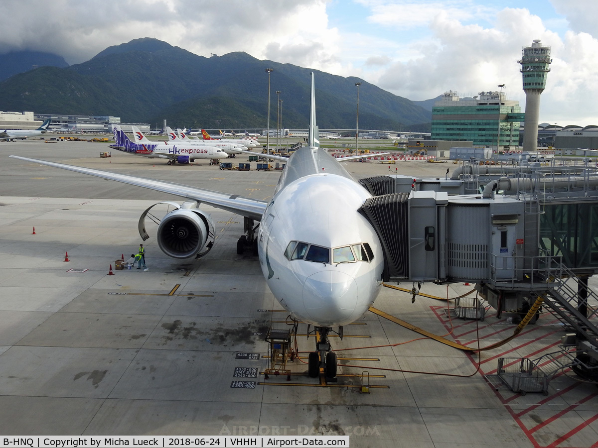 B-HNQ, 2006 Boeing 777-367 C/N 34244 / 567, At Hong Kong