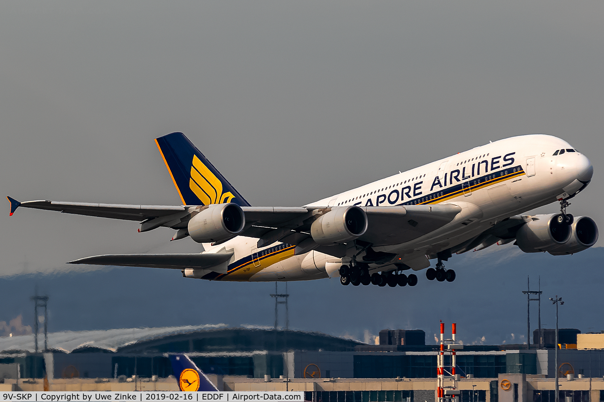 9V-SKP, 2011 Airbus A380-841 C/N 076, early morning