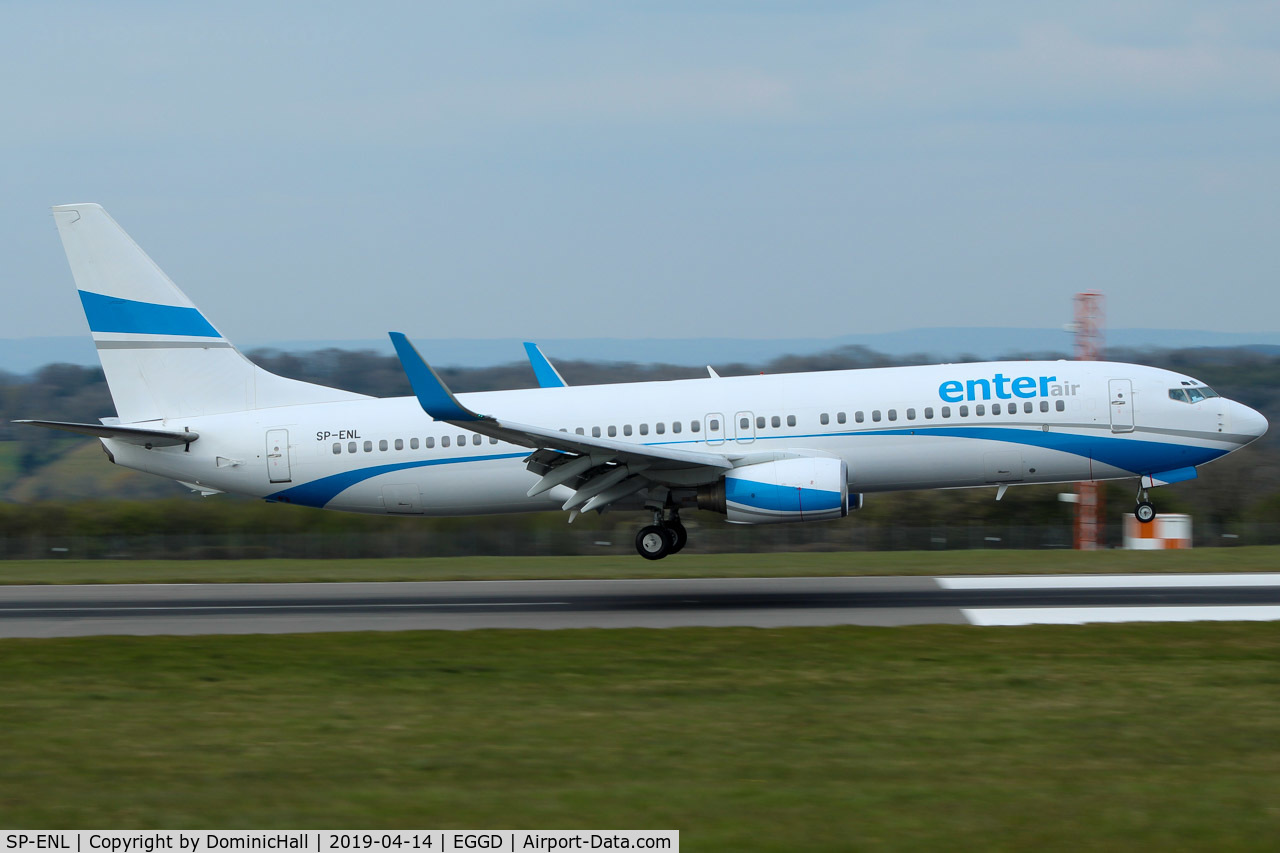 SP-ENL, 2002 Boeing 737-8CX C/N 32366, Landing RWY 09