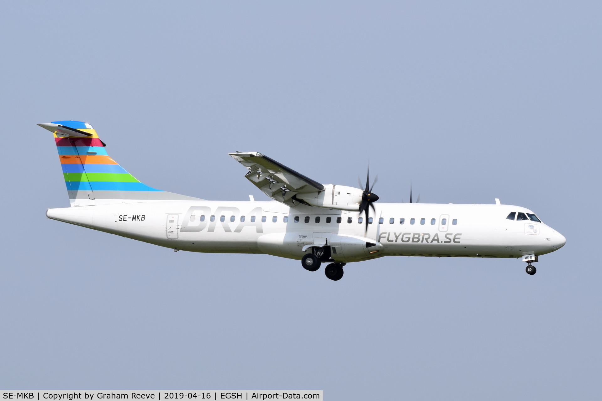 SE-MKB, 2015 ATR 72-212A C/N 1308, Landing at Norwich.