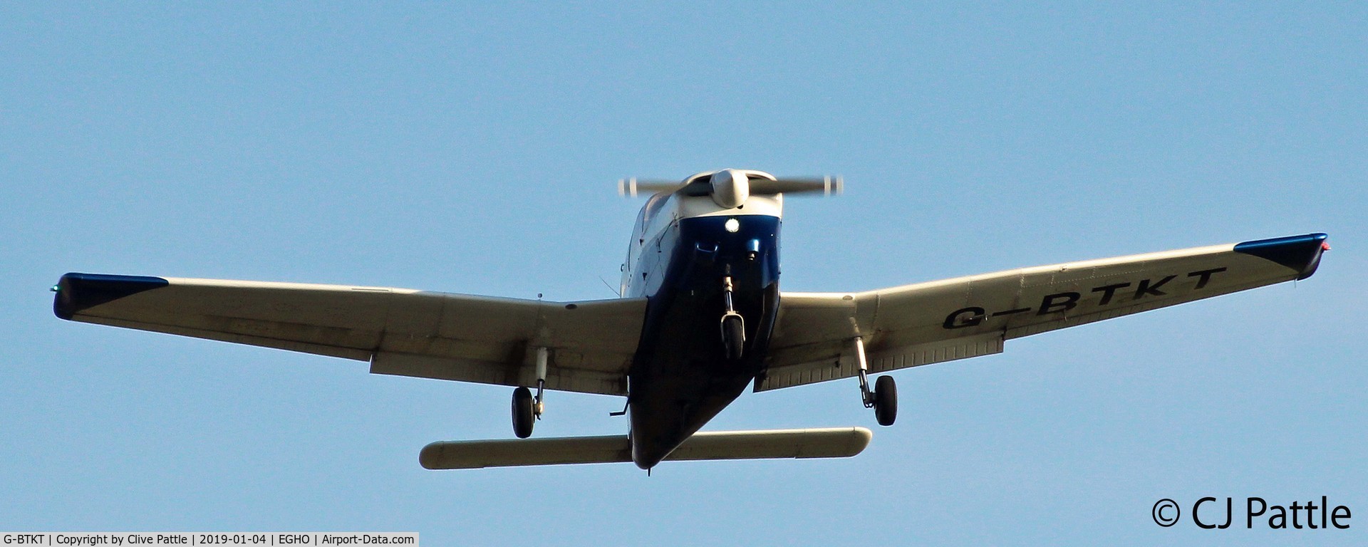 G-BTKT, 1982 Piper PA-28-161 Cherokee Warrior II C/N 28-8216218, Take off @ Thruxton