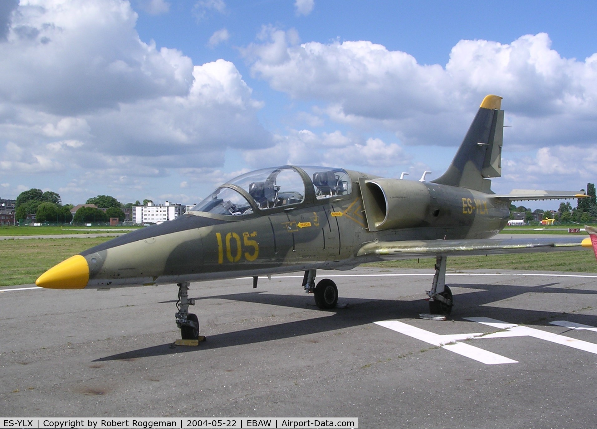 ES-YLX, Aero L-39 Albatros C/N 432905, STAMPE FLY IN.
105.