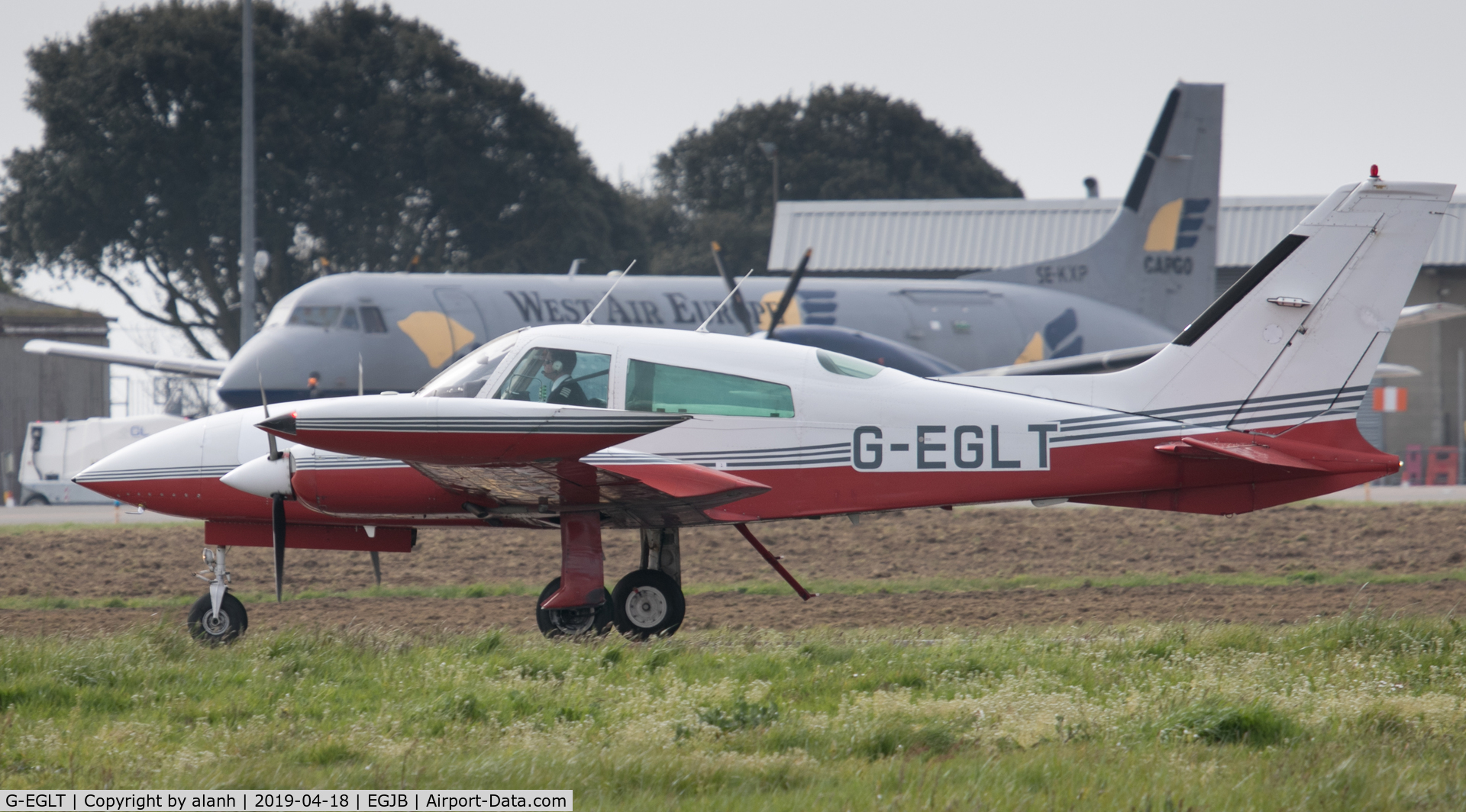 G-EGLT, 1980 Cessna 310R C/N 310R-1874, Rolling out after a 09 arrival, Guernsey