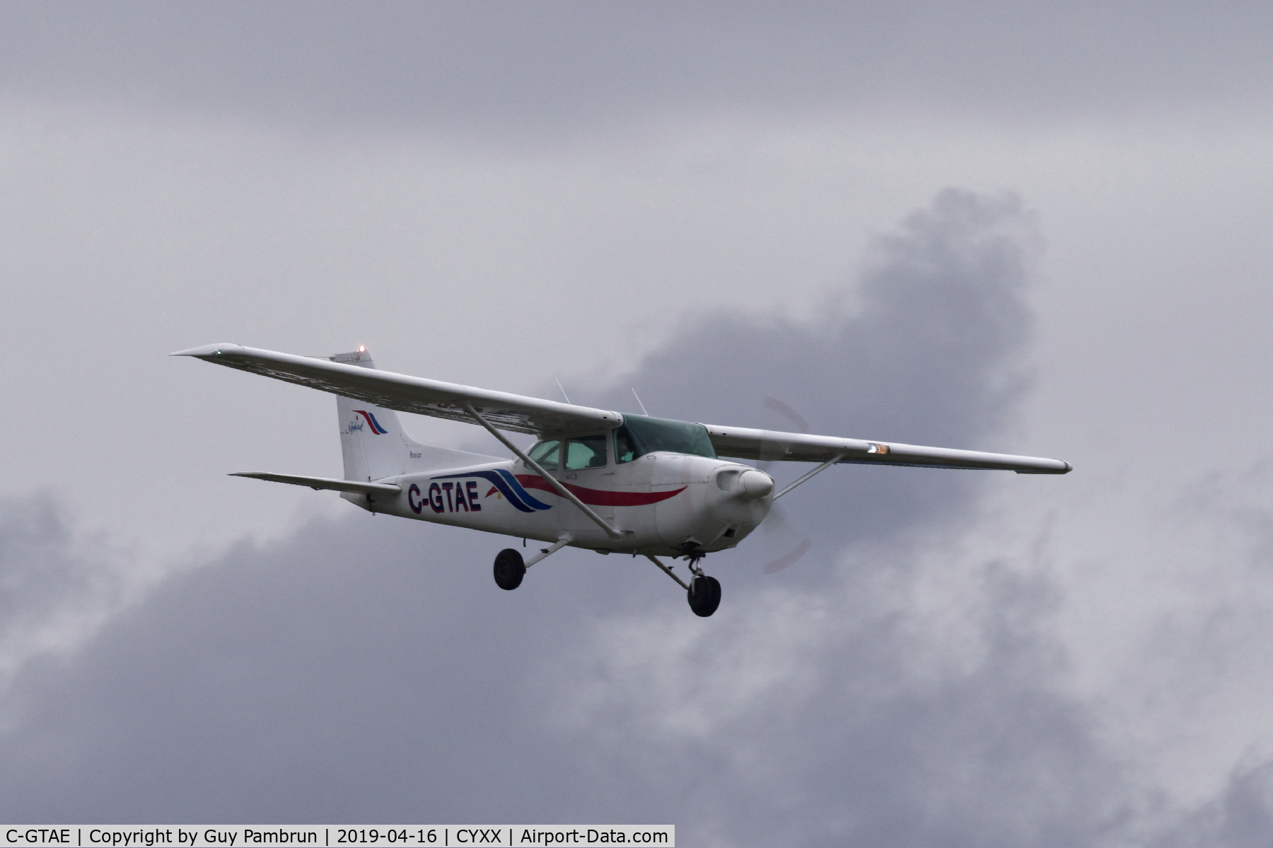 C-GTAE, 1981 Cessna 172P C/N 17275120, Landing