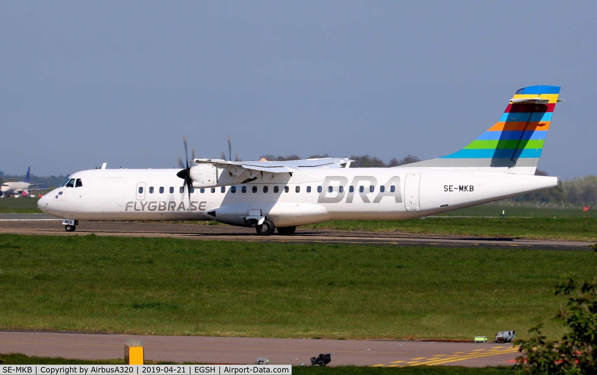 SE-MKB, 2015 ATR 72-212A C/N 1308, Departing for Rwy 09