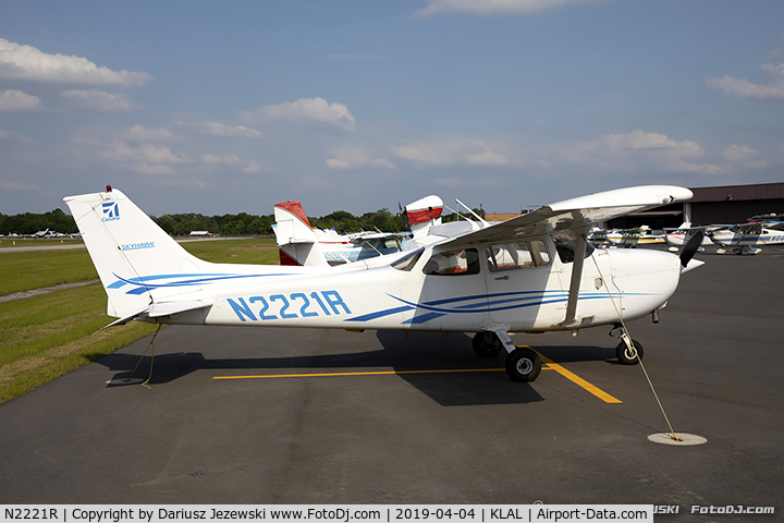 N2221R, 1998 Cessna 172R C/N 17280681, Cessna 172R Skyhawk  C/N 17280681, N2221R