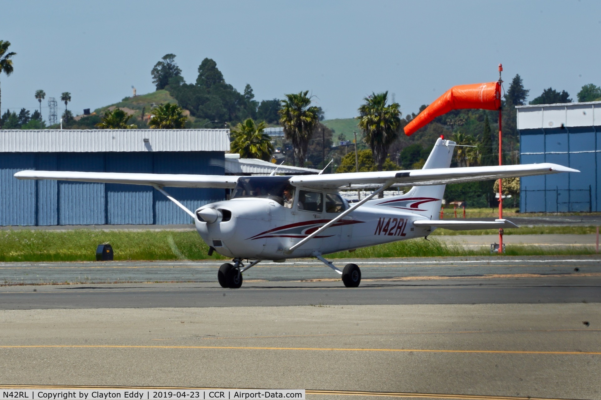 N42RL, 1998 Cessna 172R C/N 17280405, Buchanan Field Concord California 2019.