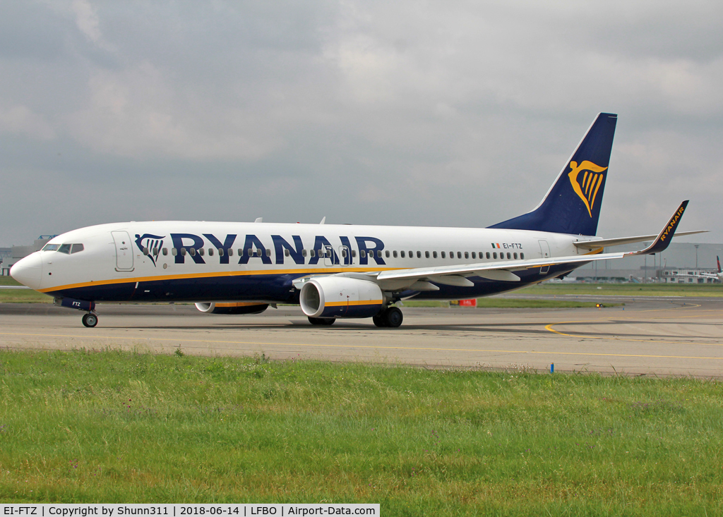 EI-FTZ, 2017 Boeing 737-8AS C/N 44773, Taxiing to the Terminal...