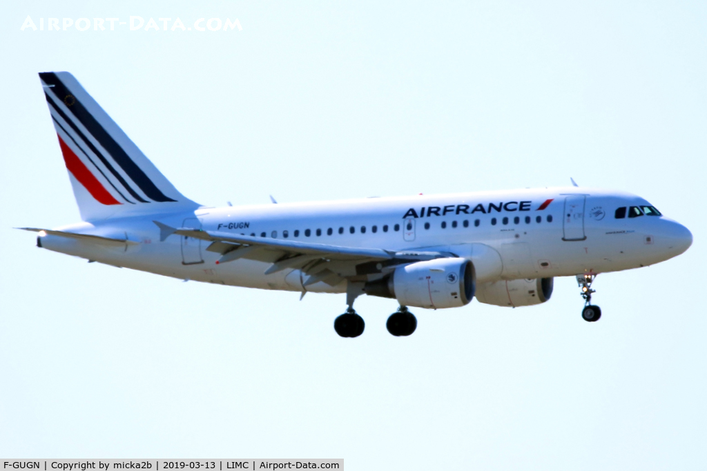 F-GUGN, 2006 Airbus A318-111 C/N 2918, Landing