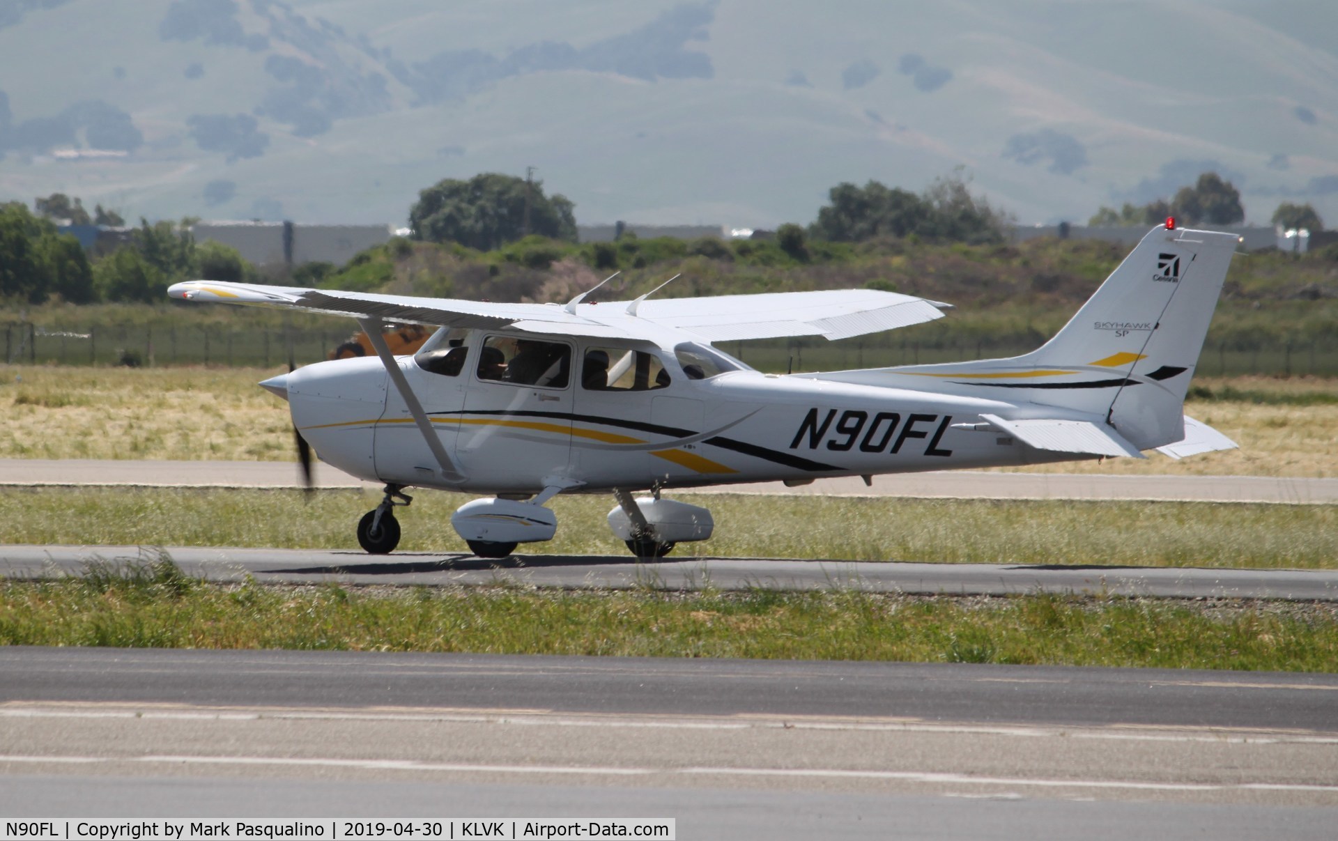N90FL, 1998 Cessna 172R Skyhawk C/N 17280562, Cessna 172R