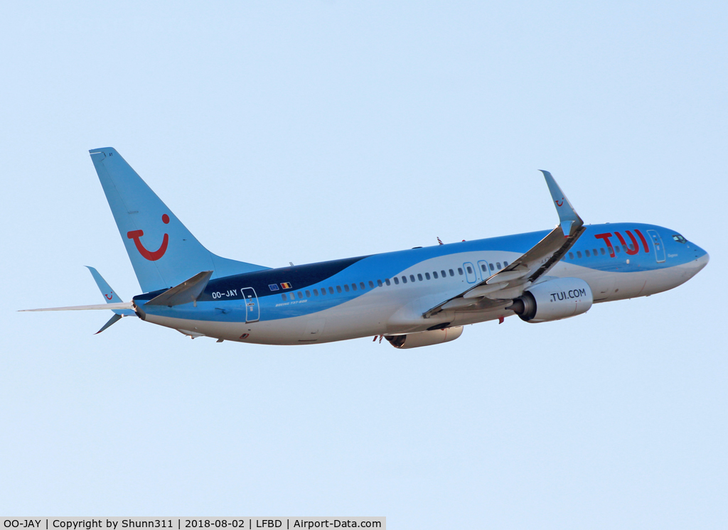 OO-JAY, 2013 Boeing 737-8K5 C/N 40944, Climbing after take-off...