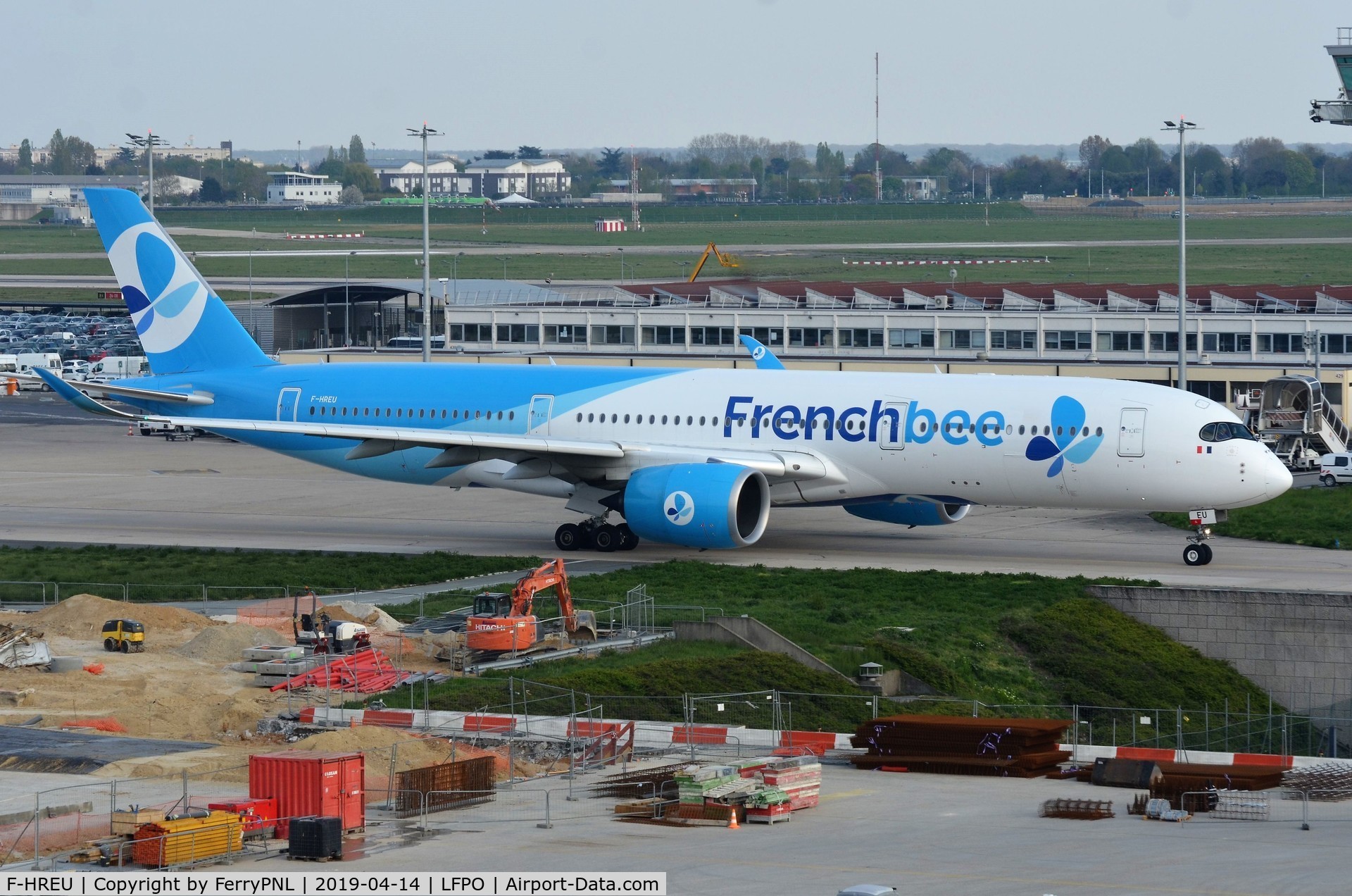 F-HREU, 2014 Airbus A350-941 C/N 005, French Bee A359 taxying for departure