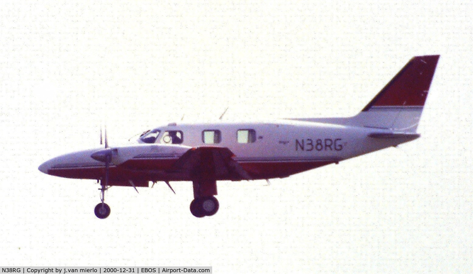N38RG, 1975 Piper PA-31P Navajo C/N 31P-7530007, Landing at Ostend, Belgium '80s