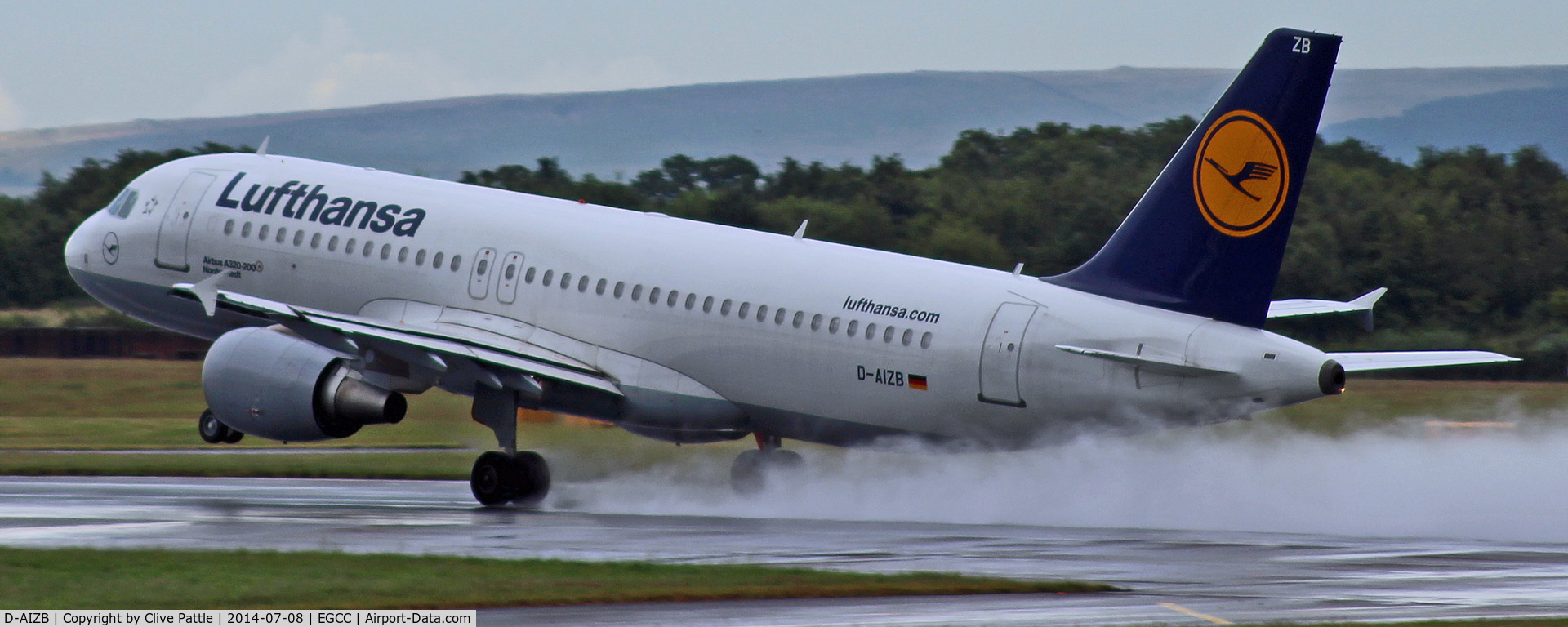 D-AIZB, 2009 Airbus A320-214 C/N 4120, @ EGCC