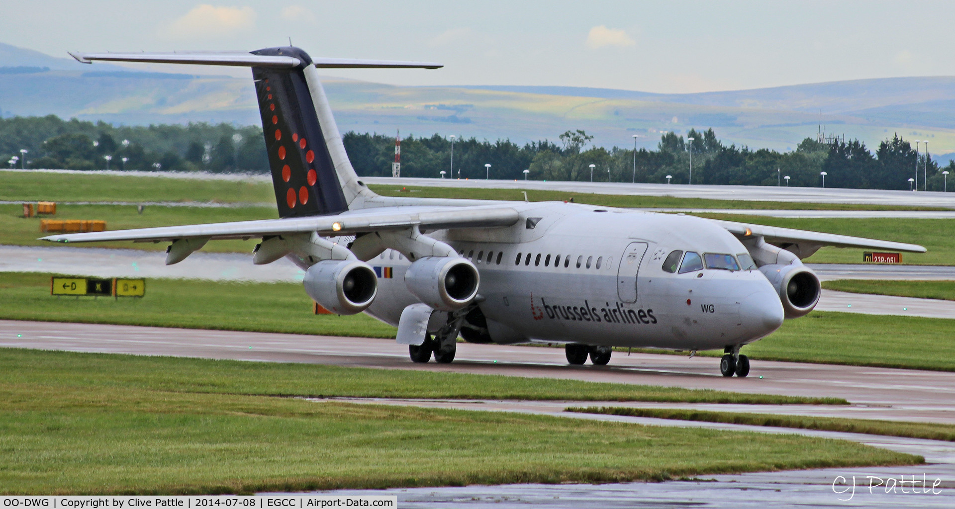 OO-DWG, 1998 British Aerospace Avro 146-RJ100 C/N E3336, @ EGCC