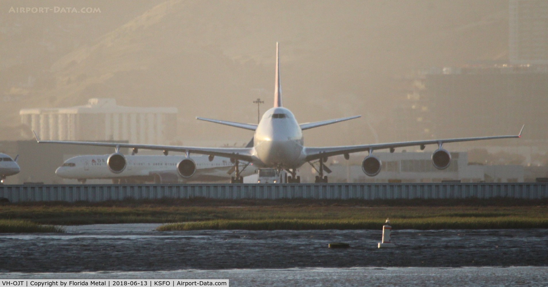 VH-OJT, 1999 Boeing 747-438 C/N 25565, Qantas