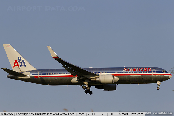 N362AA, 1988 Boeing 767-323 C/N 24043, Boeing 767-323/ER - American Airlines  C/N 24043, N362AA