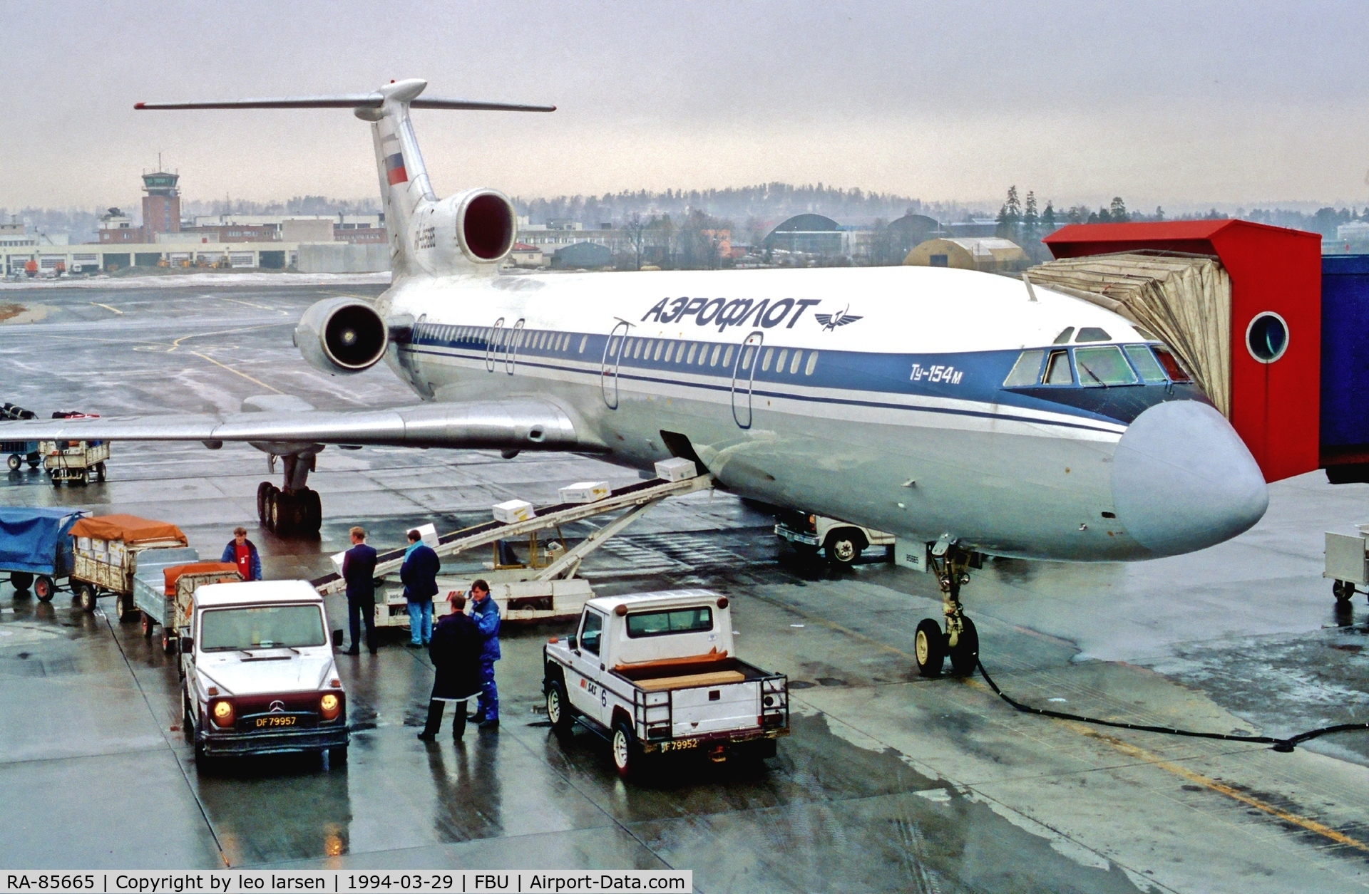 RA-85665, 1989 Tupolev Tu-154M C/N 89A819, Oslo Fornebue 29.3.1994
