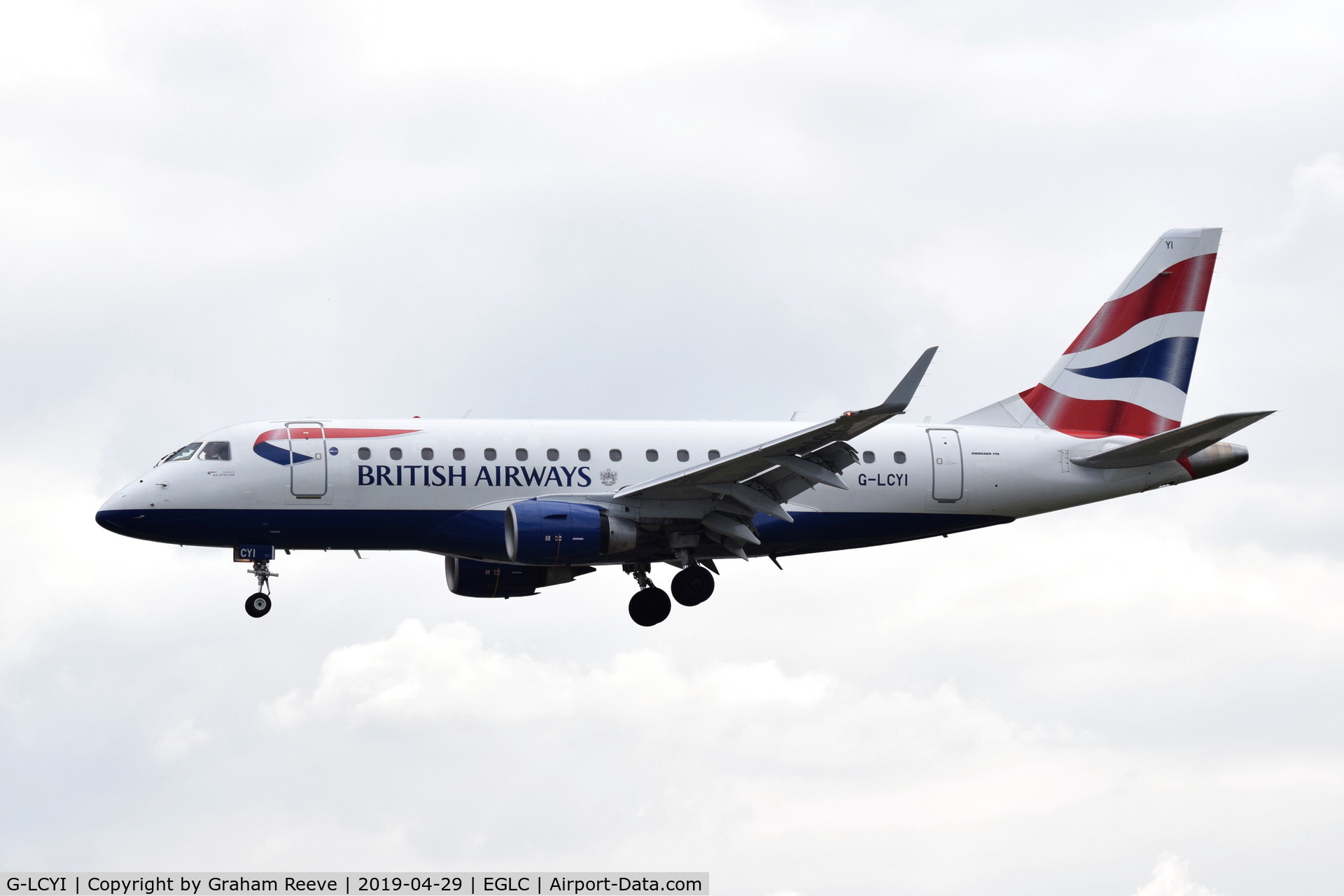 G-LCYI, 2010 Embraer 170STD (ERJ-170-100STD) C/N 17000305, Landing at London City Airport.