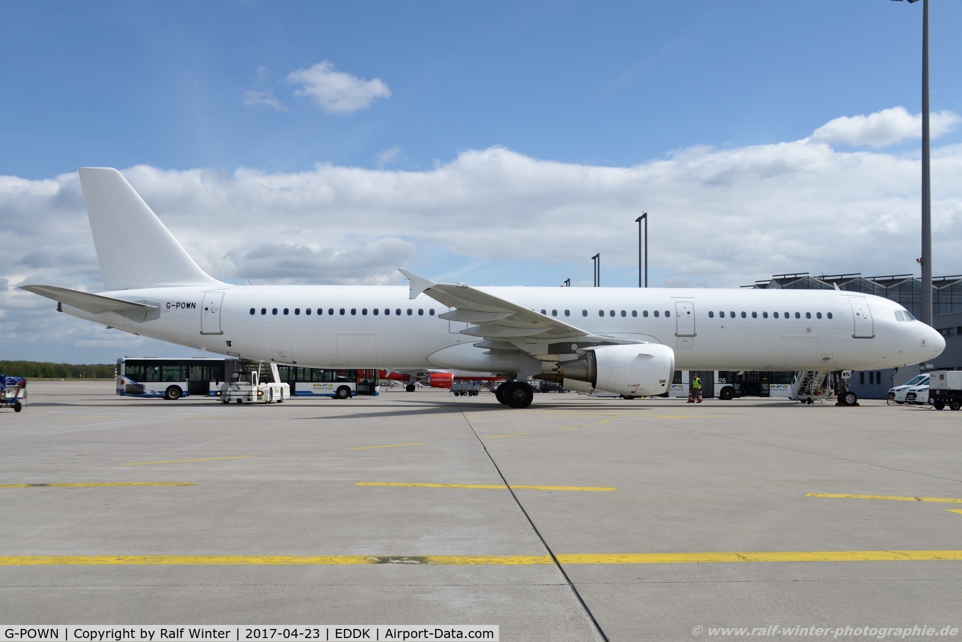 G-POWN, 2009 Airbus A321-211 C/N 3830, Airbus A321-211 - ZT AWC Titan Airways all white - 3830 - G-POWN - 23.04.2017 - CGN
