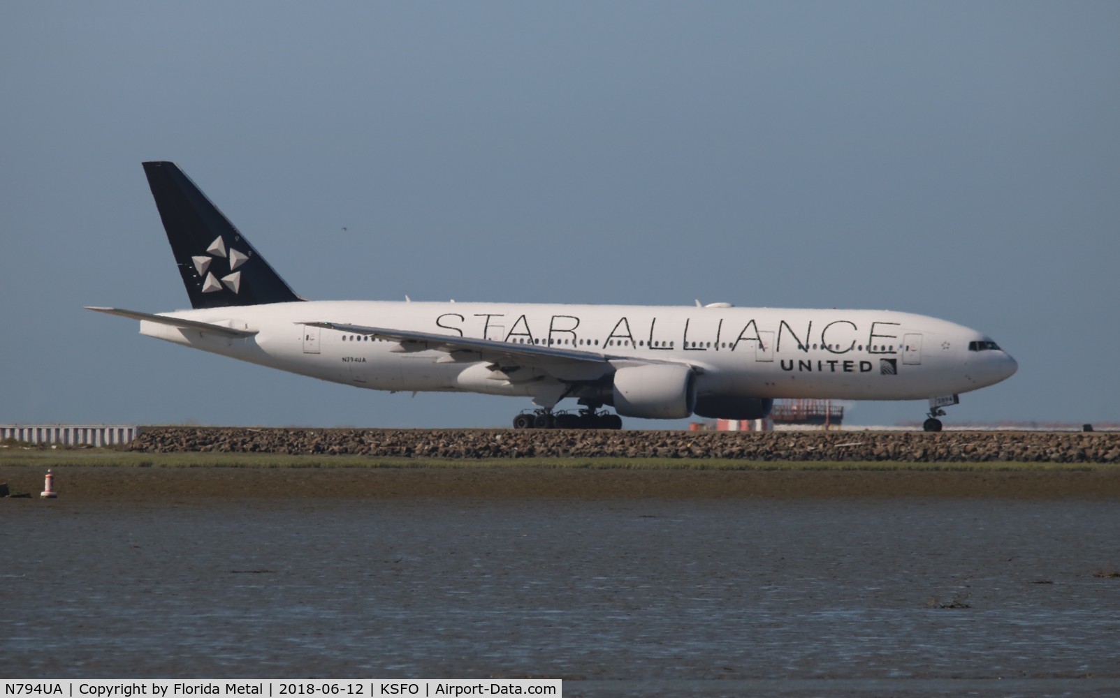 N794UA, 1997 Boeing 777-222 C/N 26953, United