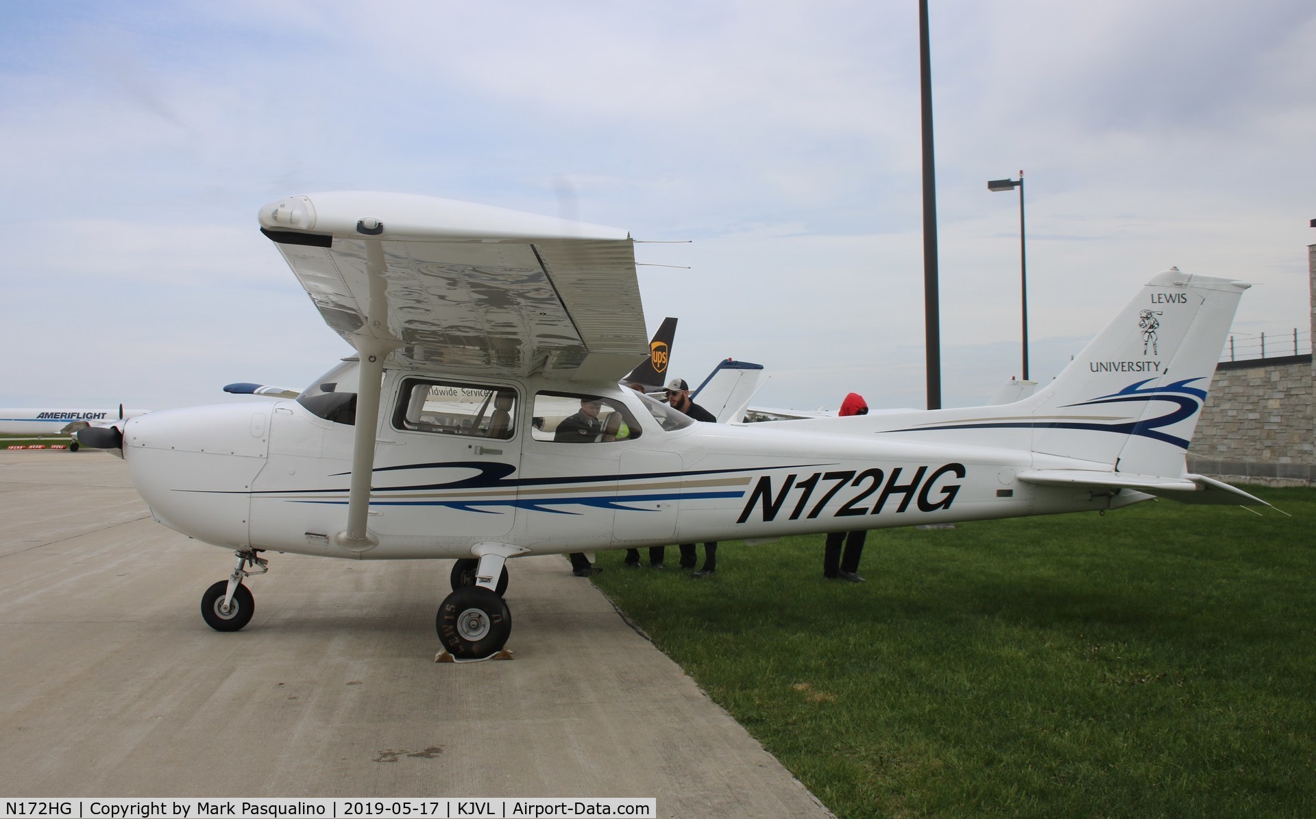 N172HG, Cessna 172S C/N 172S11139, Cessna 172S