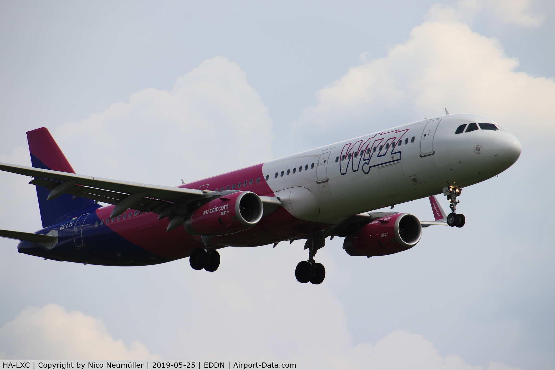 HA-LXC, 2016 Airbus A321-231 C/N 6976, WizzAir approaches in NUE