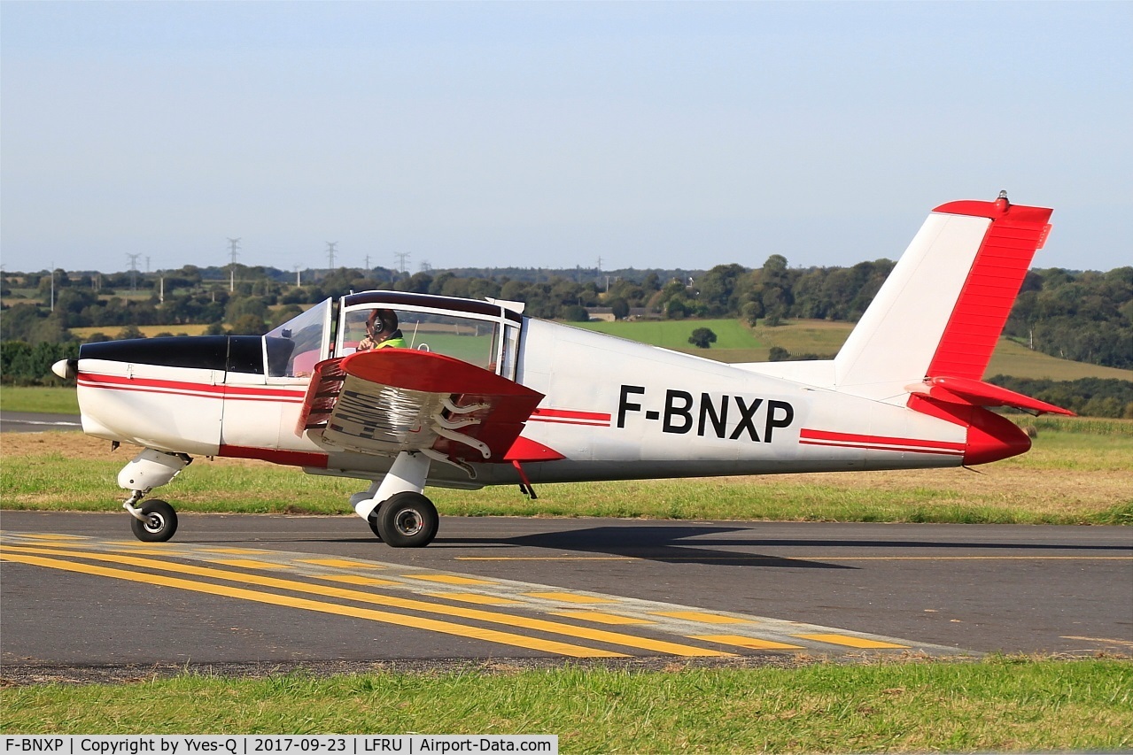 F-BNXP, Morane-Saulnier MS-880B Rallye Club C/N 839, Morane-Saulnier MS-880B Rallye Club, Taxiing, Morlaix-Ploujean airport (LFRU-MXN)