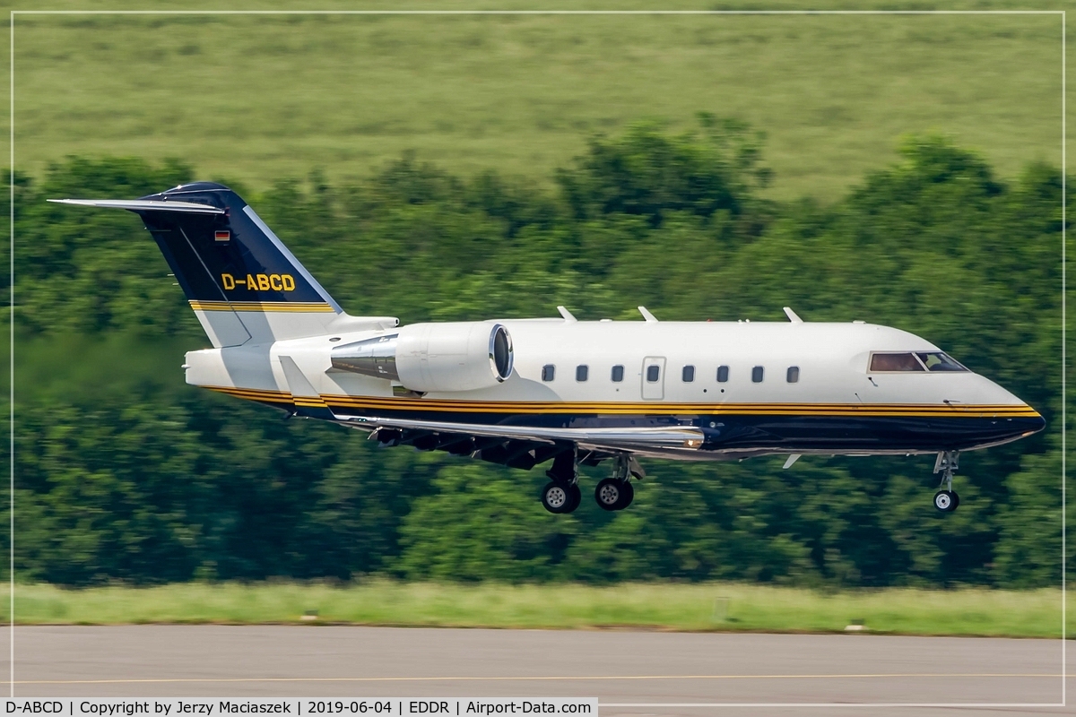 D-ABCD, 2003 Bombardier Challenger 604 (CL-600-2B16) C/N 5565, Bombardier Challenger 604
