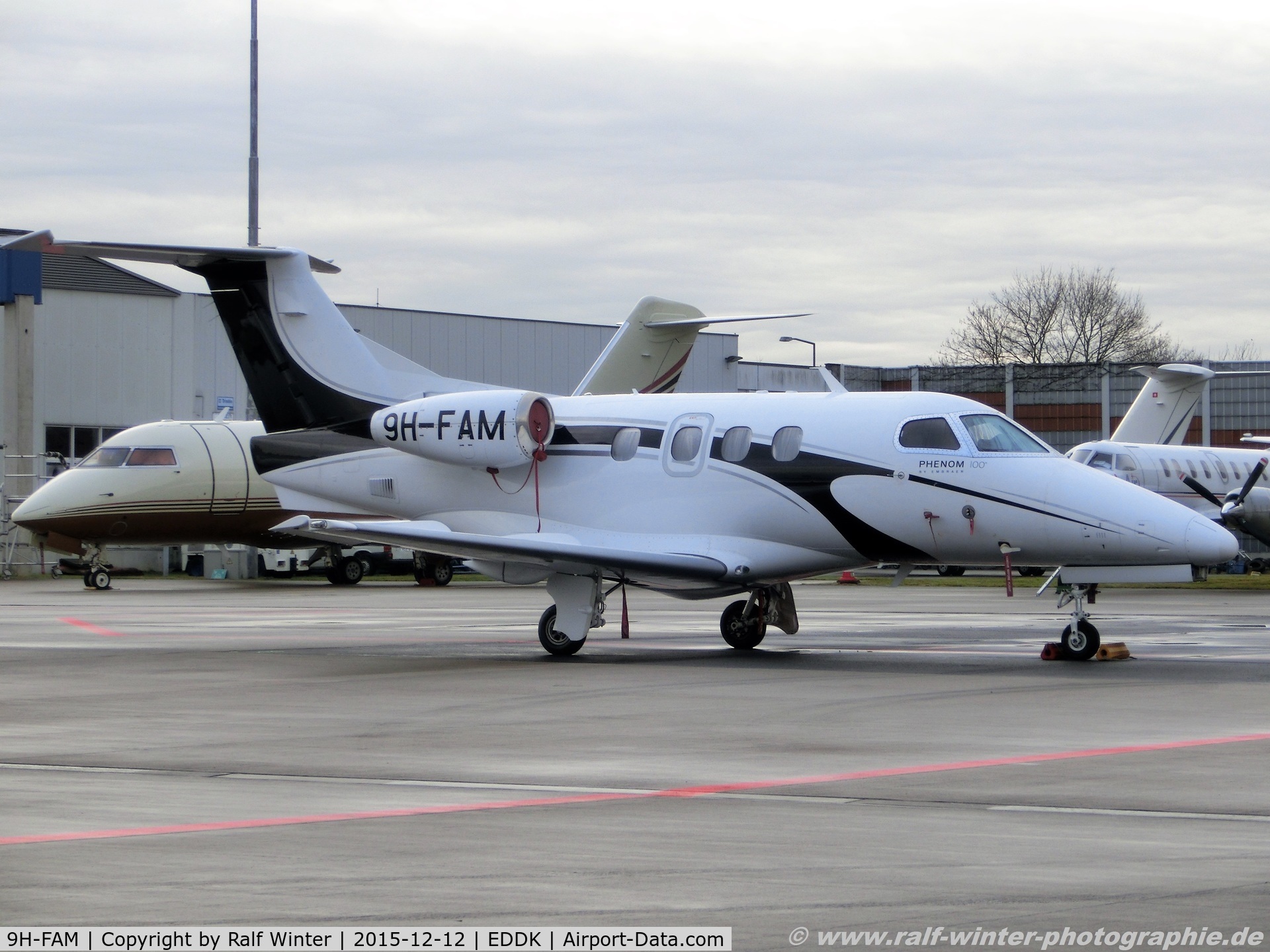 9H-FAM, 2009 Embraer EMB-500 Phenom 100 C/N 50000100, Embraer Phenom 100 EMB-500 - LWG Luxwing Ltd - 50000100 - 9H-FAM - 12.12.2015 - CGN