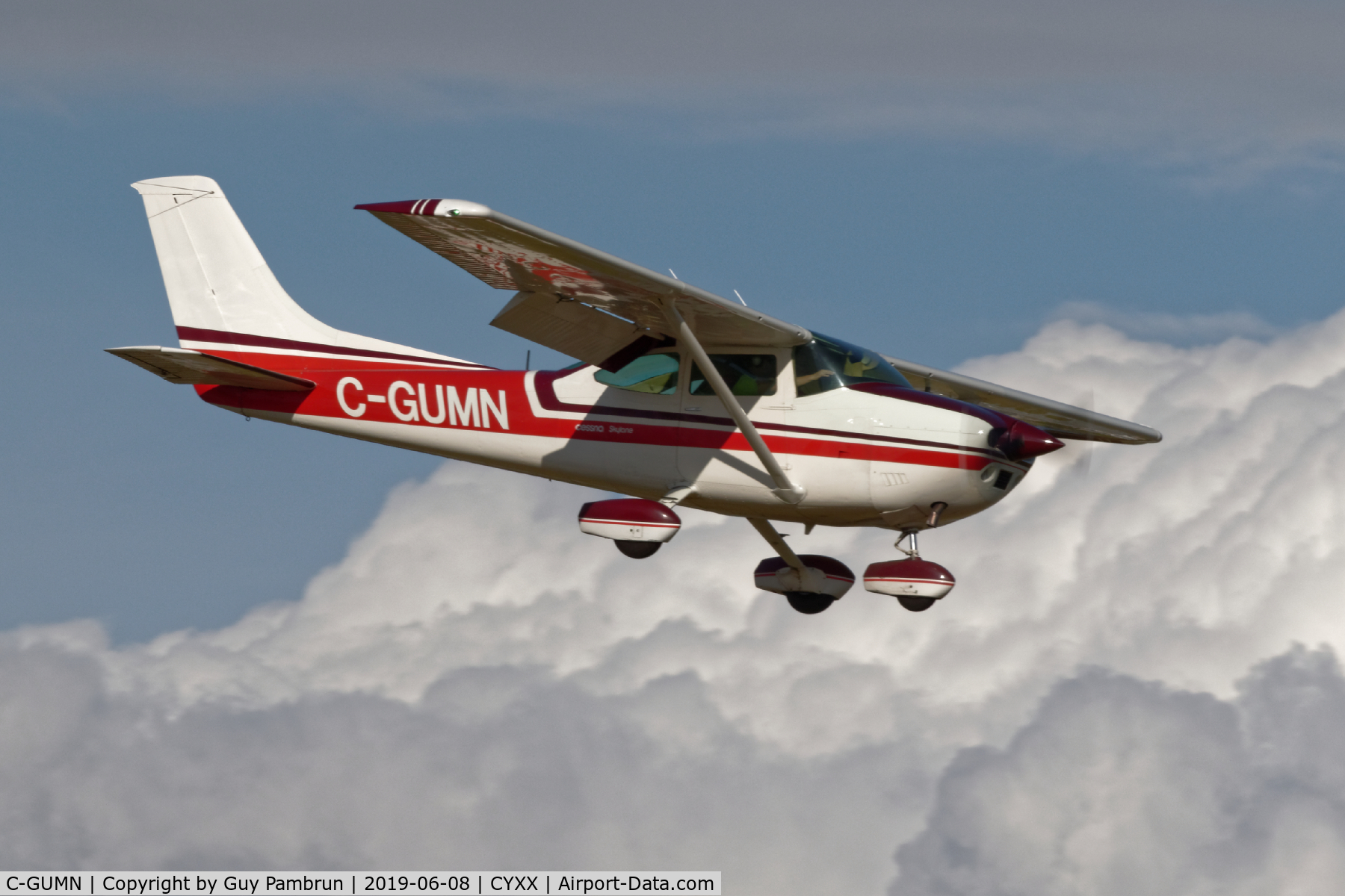 C-GUMN, 1976 Cessna 182P Skylane C/N 18265044, Landing