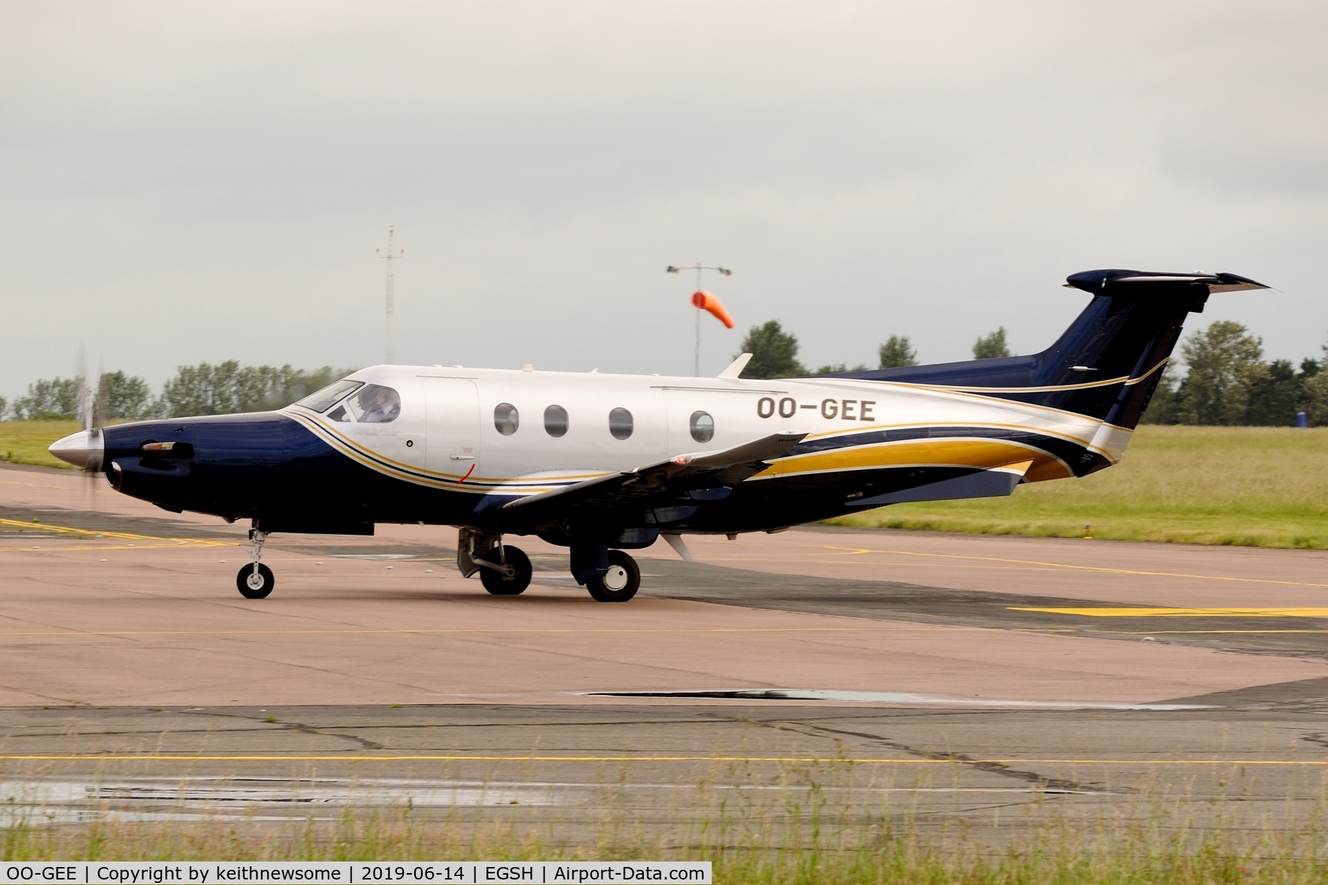 OO-GEE, 2010 Pilatus PC-12/47E C/N 1174, Arriving at Norwich from Ostend.
