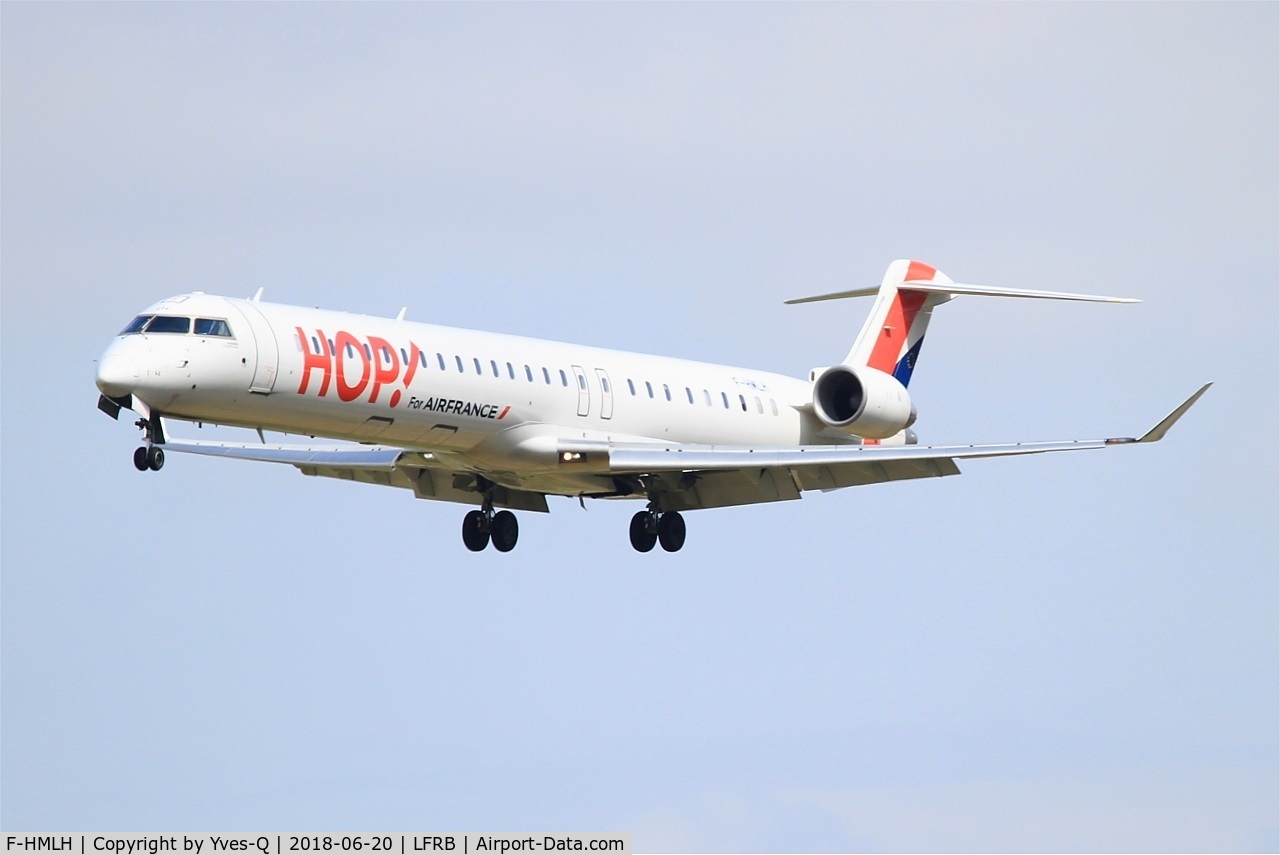 F-HMLH, 2011 Bombardier CRJ-1000EL NG (CL-600-2E25) C/N 19013, Bombardier CRJ-1000EL NG, Short approach rwy 25L, Brest-Bretagne airport (LFRB-BES)