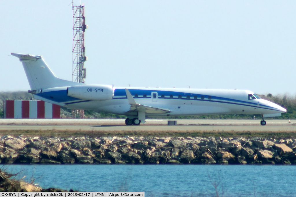 OK-SYN, 2013 Embraer EMB-135BJ Legacy 650 C/N 14501189, Taxiing