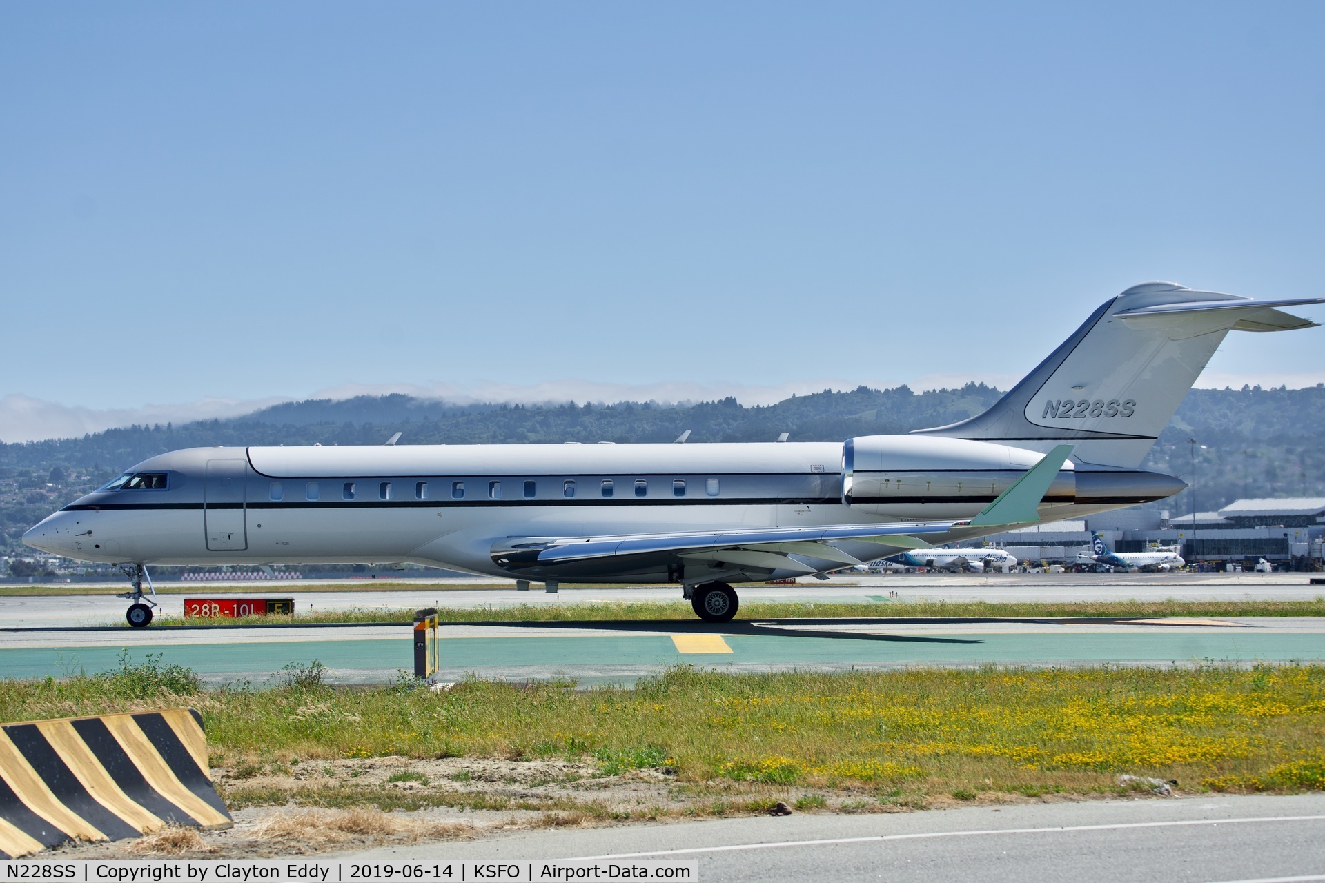 N228SS, 2003 Bombardier BD-700-1A10 C/N 9124, SFO 2019.