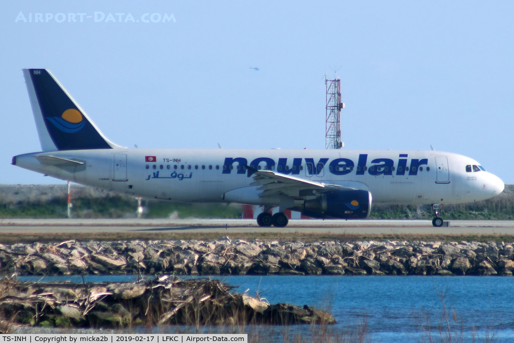 TS-INH, 2011 Airbus A320-214 C/N 4623, Taxiing