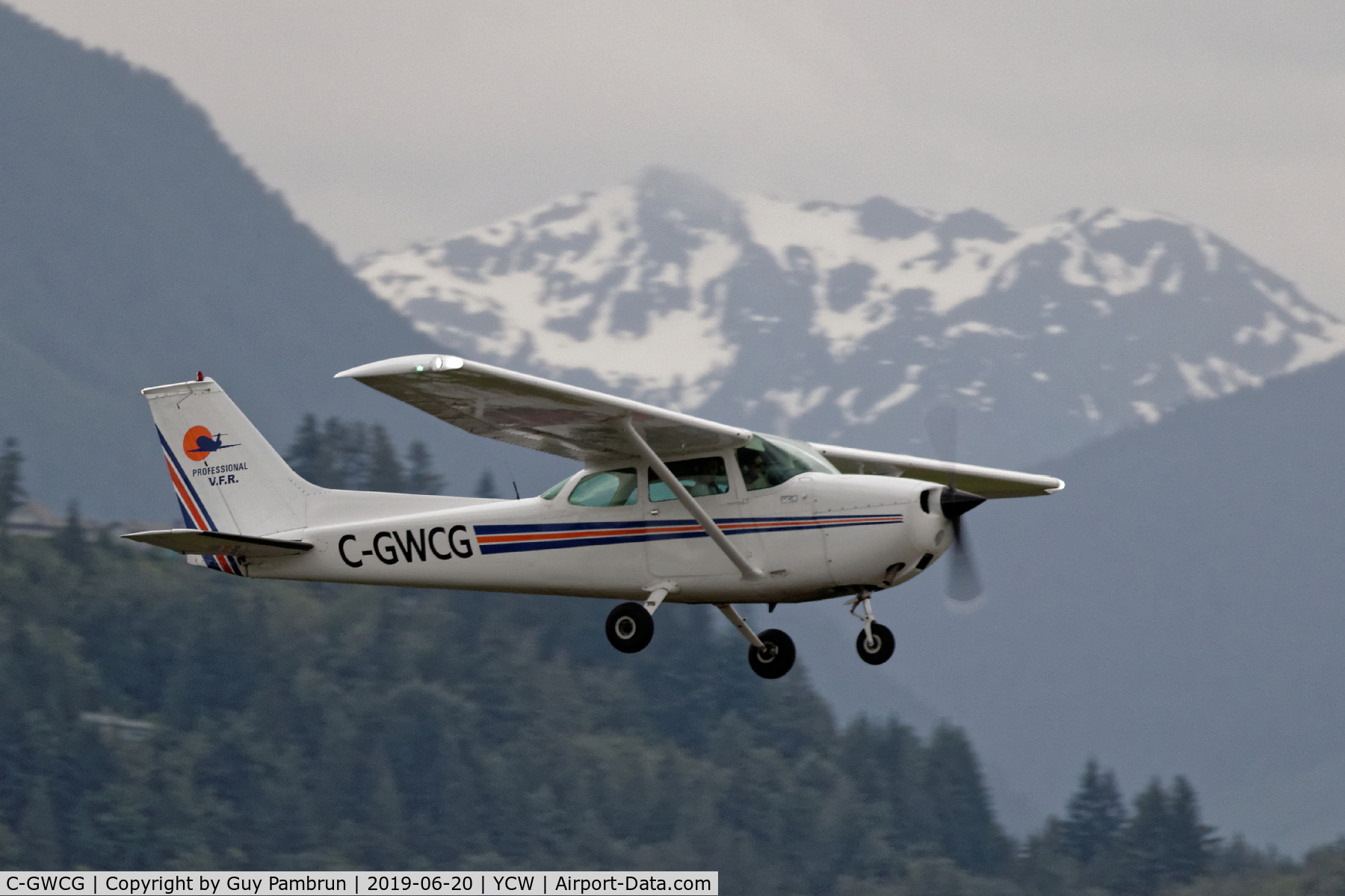 C-GWCG, 1972 Cessna 172M C/N 17261050, Departing