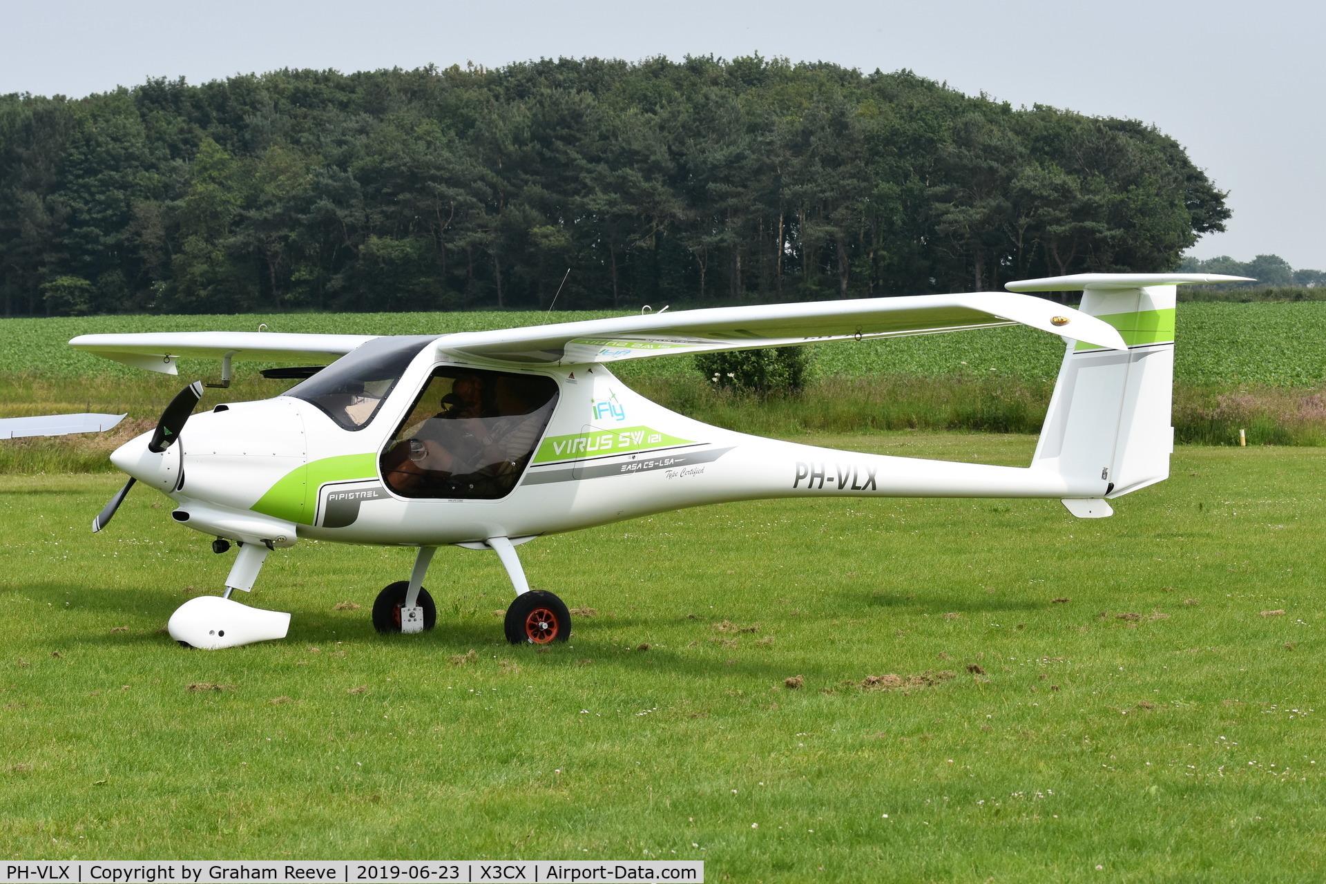 PH-VLX, 2016 Pipistrel Virus SW 121 C/N VSW 1210006, About to depart from Northrepps.
